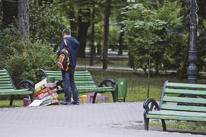 Cum arată Parcul Central din Chişinău după Ziua Copiilor (GALERIE FOTO)