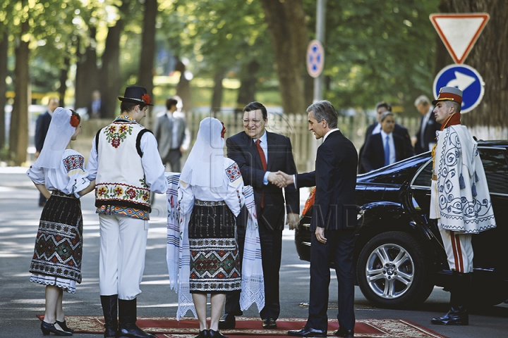 FOTO REPORT din spatele vizitei preşedintelui Comisiei Europene, Jose Manuel Barroso. Detalii care nu le vezi la TV