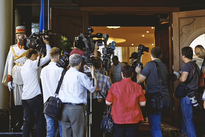 FOTO REPORT din spatele vizitei preşedintelui Comisiei Europene, Jose Manuel Barroso. Detalii care nu le vezi la TV