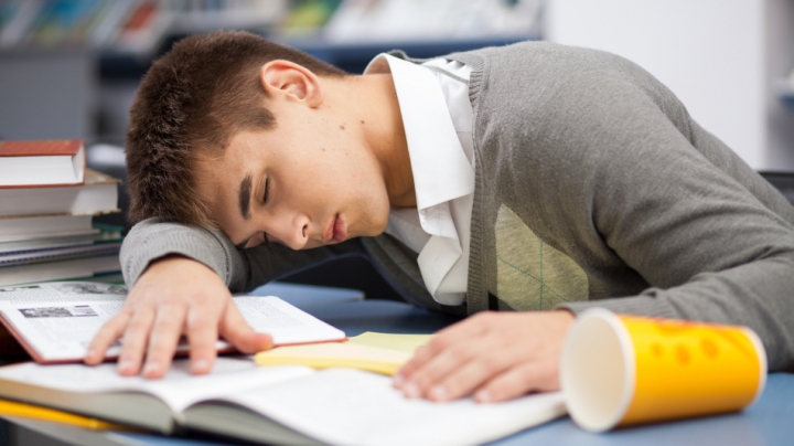 Şase secrete ca să înveţi mai uşor pentru examene. Cercetătorii spun de ce nu e bine "să toceşti"
