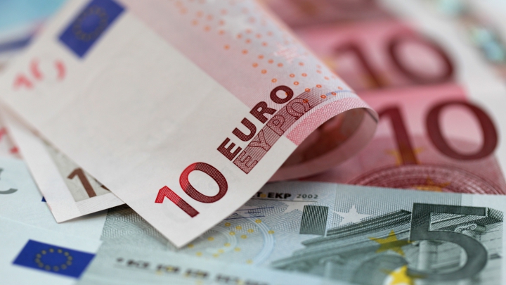 Euro rămâne lider absolut pe piaţa valutară