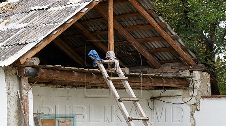 Descoperire uimitoare. Ce au găsit oamenii legii în curtea unui bărbat din raionul Glodeni
