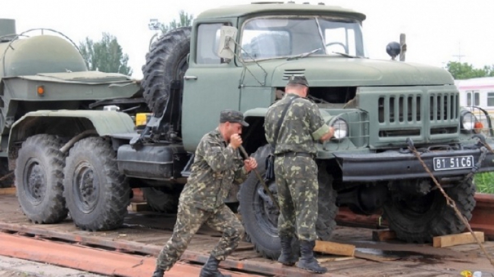 Ucrainenii şi-au pus mâinile în cap! Nu le-a venit să creadă cum arată tehnica militară returnată de ruşi din Crimeea (FOTO)