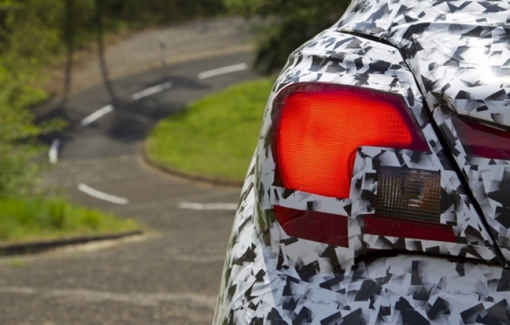 Primele imagini cu noua generaţie Opel Corsa (FOTO)