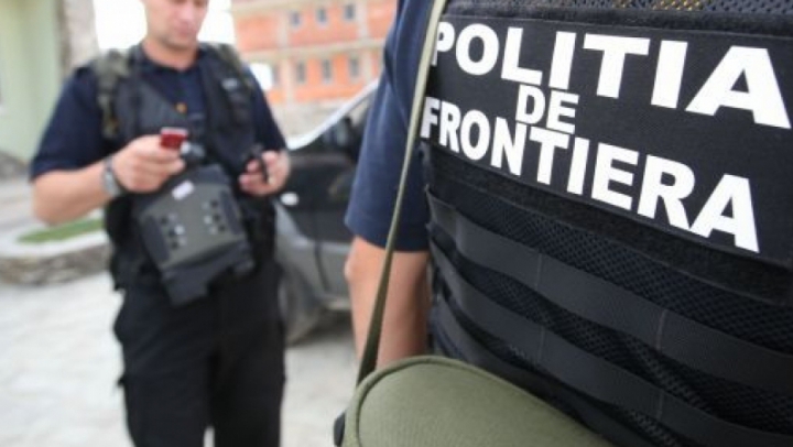 Trei moldoveni şi un rus au fost reţinuţi de poliţiştii de frontieră