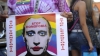 Zeci de cupluri de homosexuali au protestat în faţa Ambasadei Rusiei din Buenos Aires