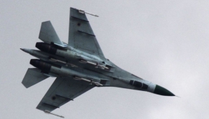 RAID AERIAN în estul Ucrainei: Un bloc de locuit s-a prăbuşit, iar un copil a fost prins sub dărâmături (VIDEO)