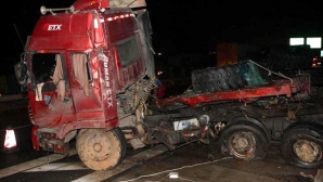 Accident groaznic în China: Un autobuz s-a ciocnit cu un camion care transporta combustibil