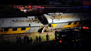 Accident îngrozitor în Africa de Sud. Doi morţi şi zeci de răniţi în urma ciocnirii a două trenuri de pasageri