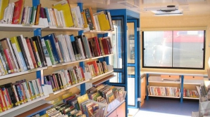 O bibliotecă pe roţi a fost lansată în parcul "Valea Trandafirilor" din capitală! "Ideea este minunată" (VIDEO)