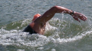 Sute de pasionaţi de nataţie vor participa la cursa de înot de la Ghidighici