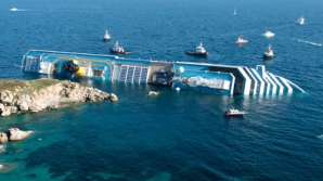 Nava de croazieră Costa Concordia va fi tractată de lângă insula italiană Giglio