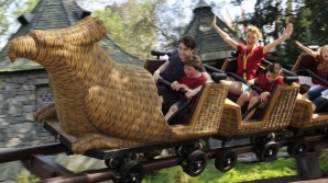  Au stat la coadă pentru a intra în "Lumea magică a lui Harry Potter". În Japonia a fost deschisă o nouă atracţie tematică