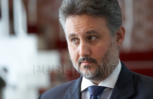 Marius Lazurcă a apărut în public sprijinindu-se în baston. Ce a păţit ambasadorul României la Chişinău