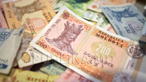 Veşti bune pentru bugetari! Statul le majorează salariile