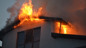 Groaznic! Un incendiu a luat viaţa a patru copii, printre care un bebeluş