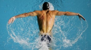 Amatori şi profesionişti au concurat la trecerea înot a lacului de la Ghidighici (VIDEO)