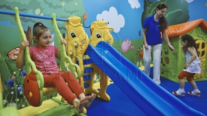 În incinta Aeroportului din Chişinău a fost inaugurat un teren de joacă pentru copii (GALERIE FOTO)