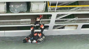 Operaţiune de salvare în SUA: 118 oameni au petrecut 16 ore de coşmar pe o navă care a naufragiat