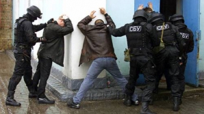 (FOTO) Planuri date peste cap! Securiştii ucraineni au reţinut câteva persoane care vroiau să facă dezordini în masă la Odesa