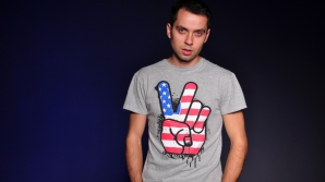 Interpretul Serje Zizzo şi-a lansat o nouă piesă bilingvă (VIDEO)