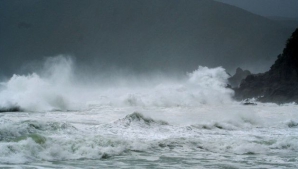 Taifunul Neoguri a făcut victime în Japonia. Cel puţin doi oameni au murit iar alţi 40 au fost răniţi