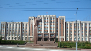 Tiraspolul leagă tei de curmei: N-are cu ce-şi plăti bugetarii  