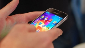 VIRAL! Samsung râde de fanii iPhone în noua sa reclamă (VIDEO)