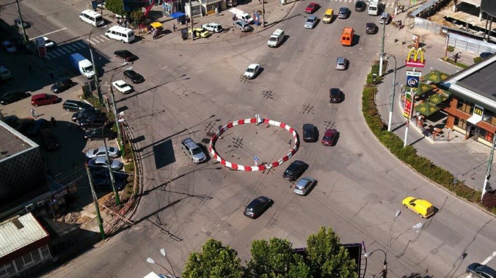 START construcţiei sensului giratoriu de la intersecţia bulevardului Moscova cu strada Alecu Russo (FOTO)