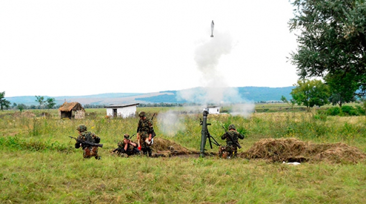 Trageri de artilerie la Bălţi! Armata naţională testează muniţiile şi capacitatea de funcţionare a armamentului (FOTO)