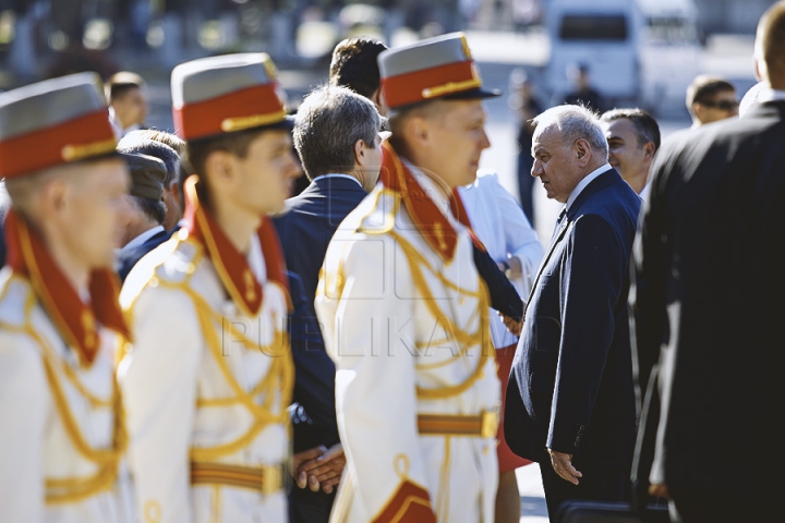 Omagiu pentru Ştefan cel Mare. Conducerea ţării a cinstit memoria marelui domnitor printr-o ceremonie de depuneri de flori (GALERIE FOTO)