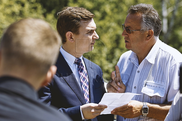 Ministerul Transporturilor insistă ca drumul Orhei-Rezina să fie finisat până la sfârşitul anului (GALERIE FOTO)