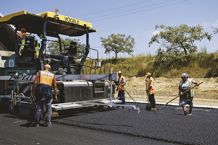 Ministerul Transporturilor insistă ca drumul Orhei-Rezina să fie finisat până la sfârşitul anului (GALERIE FOTO)