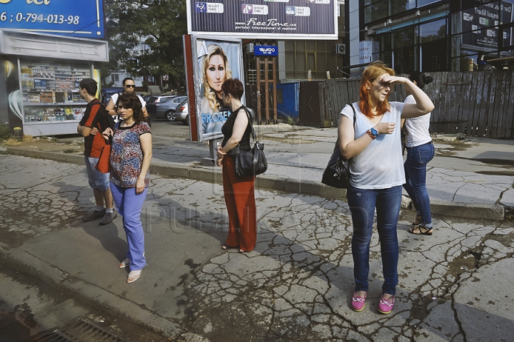 "E CEVA STRAŞNIC". Cum se circulă în capitală cu transportul public în condiţiile grevei şoferilor de maxi-taxi (GALERIE FOTO)