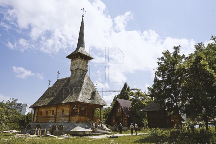 Tehnologia îşi face loc şi în biserici! Tot mai multe lăcaşe de cult din ţară au sisteme sofisticate de alarmă (GALERIE FOTO)