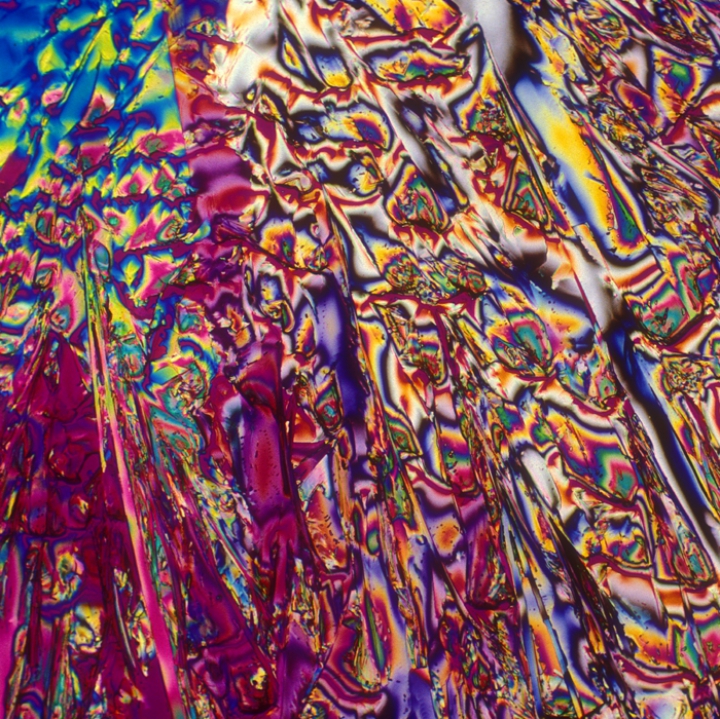 N-o să-ţi vină să crezi! Cum arată cele mai populare băuturi alcoolice şi răcoritoare văzute prin microscop (GALERIE FOTO)