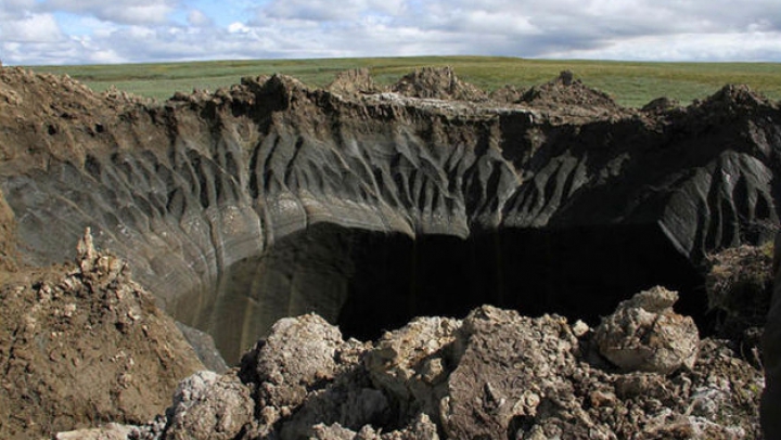 Cercetătorii au descifrat misterul craterului uriaş, care a apărut brusc în Siberia (FOTO/VIDEO)