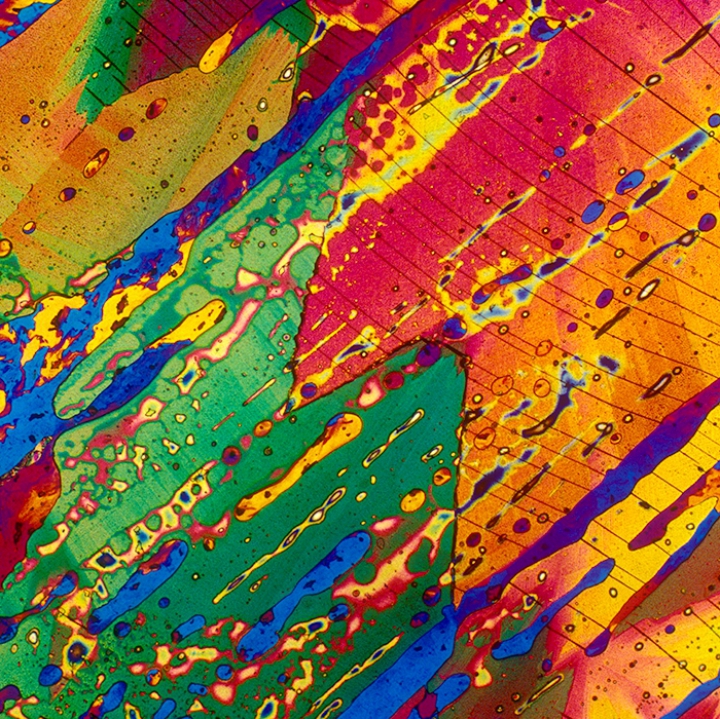 N-o să-ţi vină să crezi! Cum arată cele mai populare băuturi alcoolice şi răcoritoare văzute prin microscop (GALERIE FOTO)