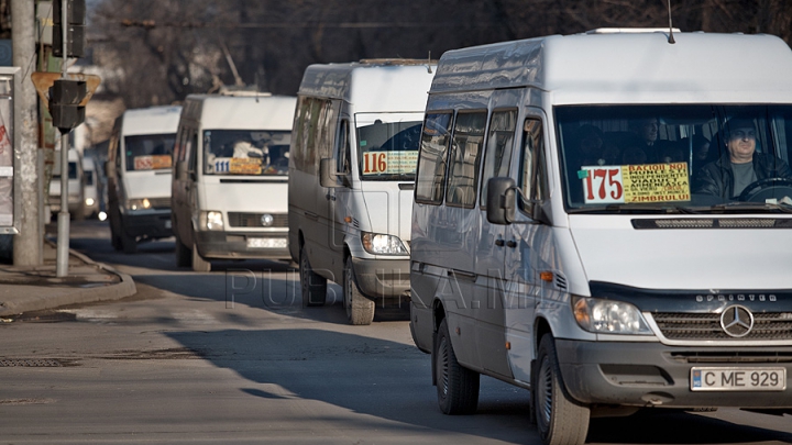 Unele rute de maxi-taxi şi-au reluat activitatea. Ce vor păţi şoferii microbuzelor de linie care vor circula pe itinerarele anulate din capitală