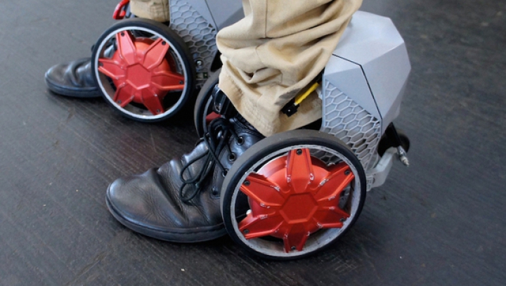 Gadget senzaţional! Patinele cu rotile electrice, RocketSkates, vor face senzaţie în rândul tinerilor (VIDEO)