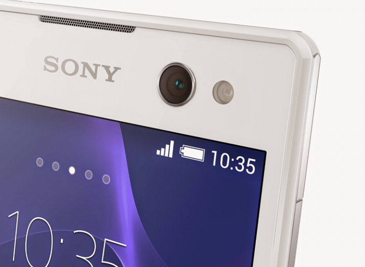 Sony Xperia C3: "Cel mai bun telefon din lume pentru selfie" (FOTO/VIDEO)