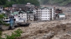 Inundaţiile au făcut prăpăd în India şi Nepal. Peste 30 de mii de oameni au rămas izolaţi de lume 
