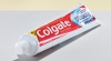 Pastă de dinţi cancerigenă. Savanţii pun la îndoială siguranţa unui produs Colgate