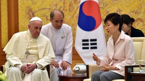 Papa Francisc şi-a încheiat prima vizită în Asia cu un apel la reconciliere în peninsula coreeană