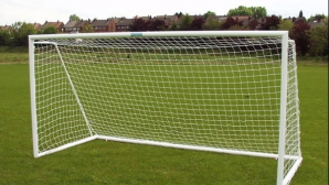 Poartă de fotbal fatală! Cât pe ce să ucidă un copil în raionul Criuleni