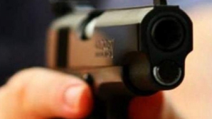 TRAGEDIE: O minoră şi-a împuşcat din greşeală instructorul de poligon