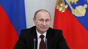 Putin a fost provocat să-și toarne o găleată de apă cu gheață pe cap! Cum a reacţionat liderul de la Kremlin
