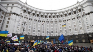 Kievul declară că următoarele săptămâni sunt cruciale în rezolvarea crizei. Se pregăteşte o nouă foaie de parcurs