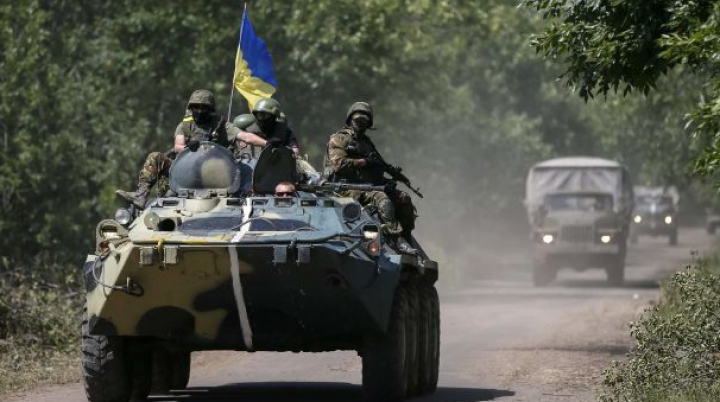 Revista presei internaţionale: Ucraina a cerut de la NATO şi UE sprijin militar pentru trupele ce luptă contra militanţilor proruşi 