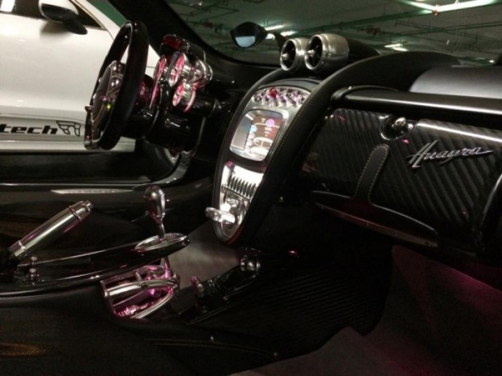 Un puşti de 15 ani a primit cu ocazia zilei de naştere un Pagani Huayra (FOTO)